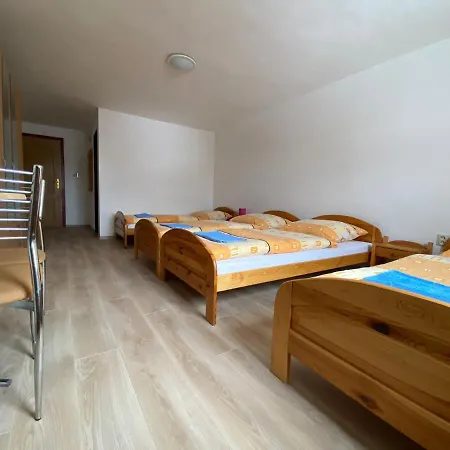 U Komu Zaskov, Okres Dolny Kubin بيت ضيافة 3*