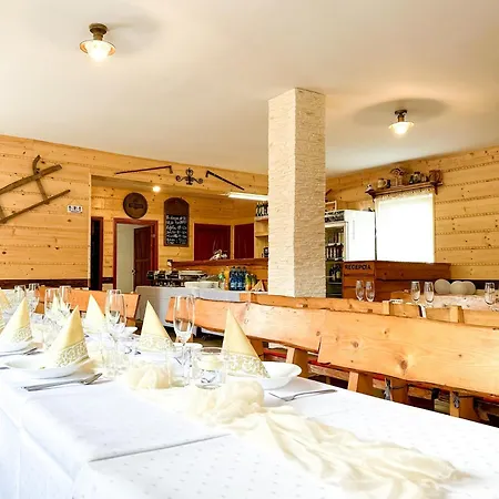 U Komu Zaskov, Okres Dolny Kubin 3*